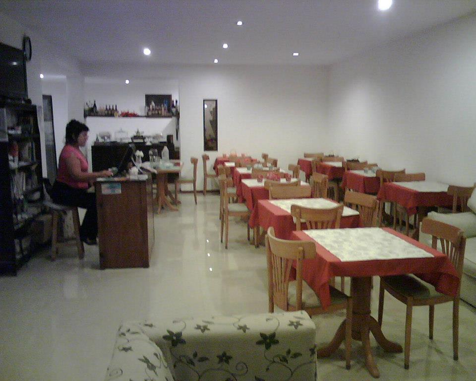 Hosteria Robert Villa Gesell Exterior foto